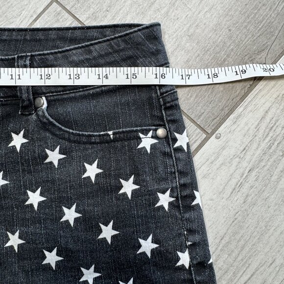 Forever 21 Womens US 28 Black Denim Star & Stripe Printed‎ High-Rise Shorts With - Picture 5 of 6